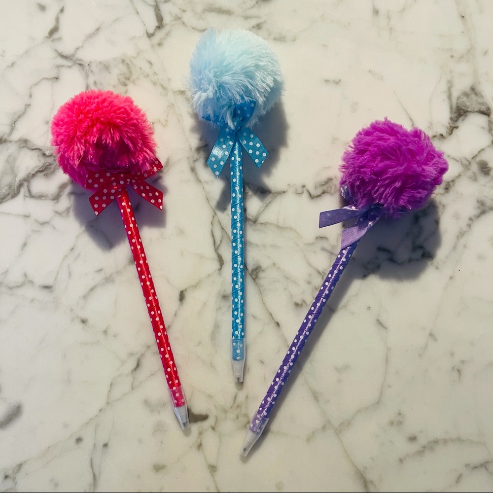 NEW Set of 3 « Clueless » pens with fur